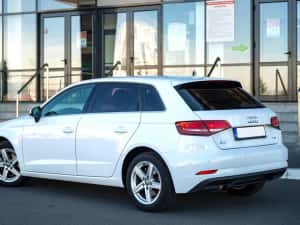 Audi A3 benzina  Automat — miniatura 4