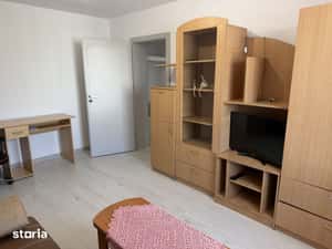 ap 2 camere et 3 central milea continental cu balcon deschis — miniatura 5