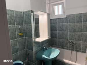ap 2 camere et 3 central milea continental cu balcon deschis — miniatura 6