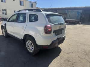 Dacia duster 2022 1.5 dci 4x4  avariat — miniatura 5