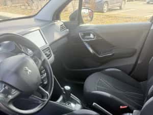 Vand peugeot 208 diesel automat — miniatura 5