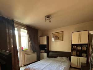 De vanzare apartament cu 2 camere si balcon, zona centrala, etajul 1