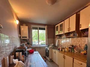 De vanzare apartament cu 2 camere si balcon, zona centrala, etajul 1 — miniatura 4