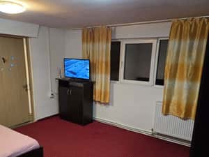 Proprietar inchiriez apartament o camera — miniatura 2