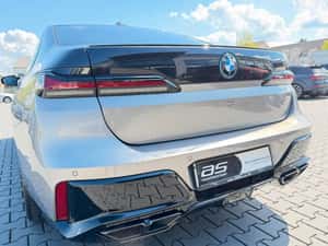 BMW M760 Berlină 2024, 49.896 km, Hibrid — miniatura 6