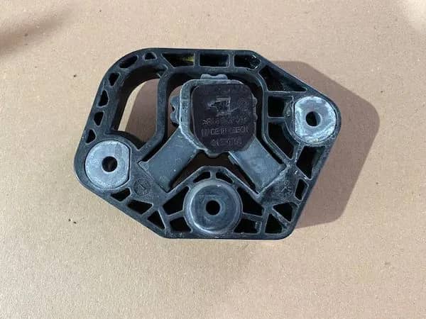Suport Radiator Volvo S60 S90 V90 V60 XC60 XC90 2018+ 31439575 — fotografie 1 din 10