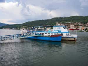Vând/Schimb Ambarcatiune 75 Pasageri+ 2 Pontoane, 1 Ponton Restaurant+Ponton Acostare — miniatura 3