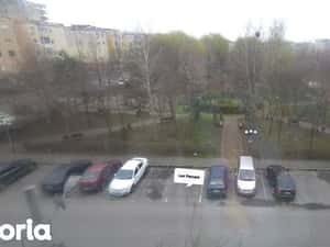 Ofer spre inchiriere garsoniera zona Casa Cartii zona magazin La Mosu — miniatura 4