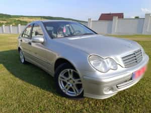 Mercedes C200 2.2 122cp Diesel W203 Facelift, manuală, interior gri, import Belgia — miniatura 4