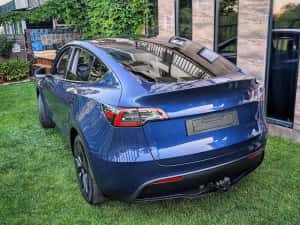 Vând Tesla Model Y Long Range 4x4 2023 ,cârlig, garanție 2031