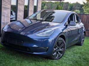 Vând Tesla Model Y Long Range 4x4 2023 ,cârlig, garanție 2031 — miniatura 2