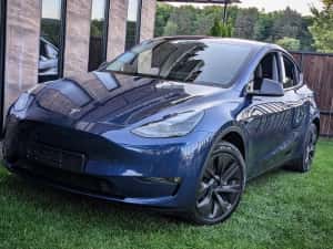 Vând Tesla Model Y Long Range 4x4 2023 ,cârlig, garanție 2031 — miniatura 10