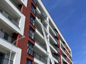 Inchiriez Lift Exterior pentru materiale si Transport marfa cu 3,5T — miniatura 4