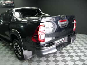 TOYOTA HILUX 2.8 DC AT INVINCIBLE — miniatura 4