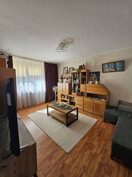 Apartment de vanzare — fotografie 1 din 6