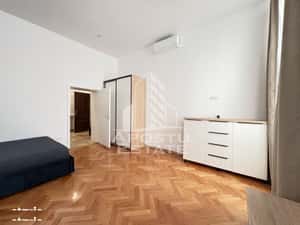 Apartament renovat 2025 | 2 unități independente | Piața Maria | — miniatura 3