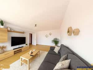 Decomandat,60mp,vitalizat,2 balcoane,living 24mp,areal linistit,Scriit — miniatura 1