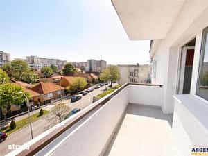 Decomandat,60mp,vitalizat,2 balcoane,living 24mp,areal linistit,Scriit — miniatura 6