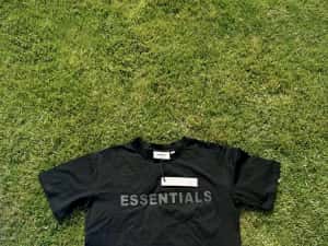 Tricou negru ESSENTIALS  / PREMIUM 2025 — miniatura 1