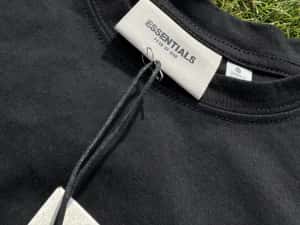 Tricou negru ESSENTIALS  / PREMIUM 2025 — miniatura 3
