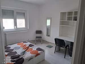 Închiriez apartament cu o camera zona centrala