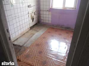 Precista-etajul 3-bloc din anul 1982-decomandat — miniatura 5