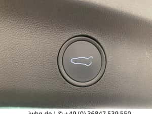 Tesla Model Y SUV electric second-hand — miniatura 7