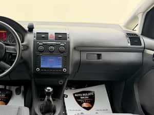 Volkswagen Touran 1.6 FSI 116CP An 2006 Euro 4 Manuală — miniatura 7