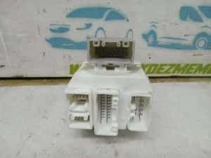 Releu panou sigurante A4545450028 Mitsubishi Colt 6 (2002 - 2012) — miniatura 10