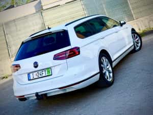 Vând Volkswagen Passat B8 2.0 TDI 190CP 4Motion – Euro 6, bine întreținut — miniatura 4