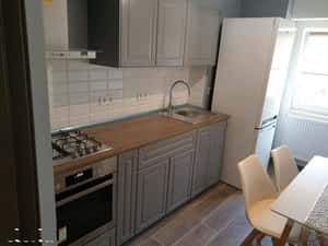 Inchiriez apartament 2 camere decomandate str. Bucuresti — miniatura 2