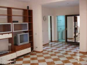 Inchiriere apartament patru camere Cotroceni Medicina metrou Eroilor — miniatura 1