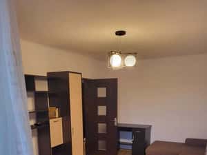 Inchiriez apartament 2 camere decomandat Sector 4 — miniatura 3