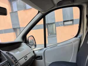Opel Vivaro 2013 ,2.0 diesel — miniatura 7