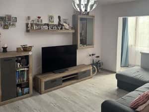 De vanzare apartament 3 camere, 2 bai, zona Bucovina — miniatura 2