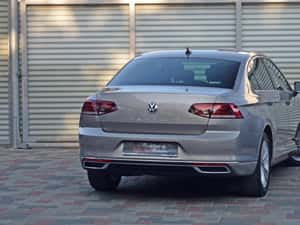 Volkswagen Passat 2.0 TDI DSG Highline 150 CP 2020 — miniatura 7