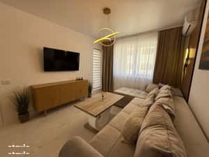 Garsonieră nouă cu balcon și lift, aproape de parcuri — miniatura 3
