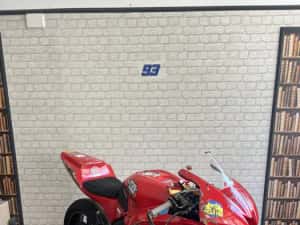 Honda CBR 600RR — miniatura 9
