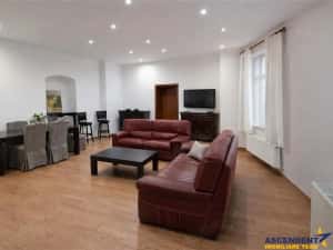 Rezidenta 4 camere,in farmec istoric, vedere Tampa,cu beci si pod,Centrul Istoric Brasov