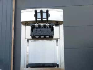 Masina de inghetata italiana Soft 2+1 Arome 220v 2450W NOUA — miniatura 3