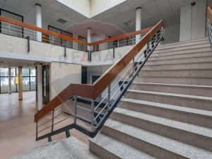 Clădirede închiriat, poziție ultracentrală – ideal clinică/HORECA — miniatura 4
