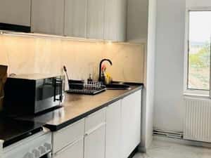 Apartament modern ultracentral, 2 camere, loc de parcare inclus — miniatura 4