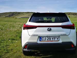 Lexus UX Automată 184 HP Hibrid (B/E) — miniatura 4