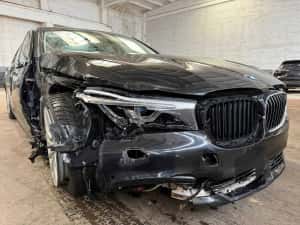 BMW 740d Xdrive avariat — miniatura 2