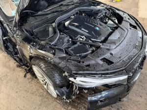BMW 740d Xdrive avariat — miniatura 8