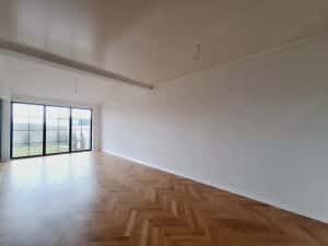 Braytim. Pompa de caldura si panouri solare. Zid dublu cu izolatie fonica.