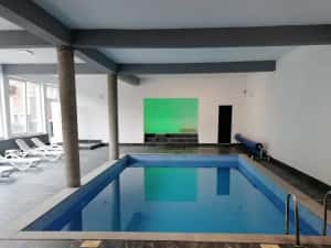 Cabana cu piscina interioara și jacuzzi cu hidromasaj — miniatura 4