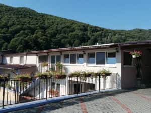 Cabana cu piscina interioara și jacuzzi cu hidromasaj — miniatura 6