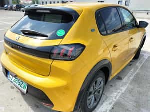 Peugeot E-208 Allure Electric 2023 — miniatura 4