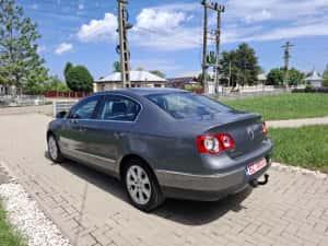Vw passat highline  1.9 tdi 105 cp recent adus,numere roșii valabile — miniatura 2